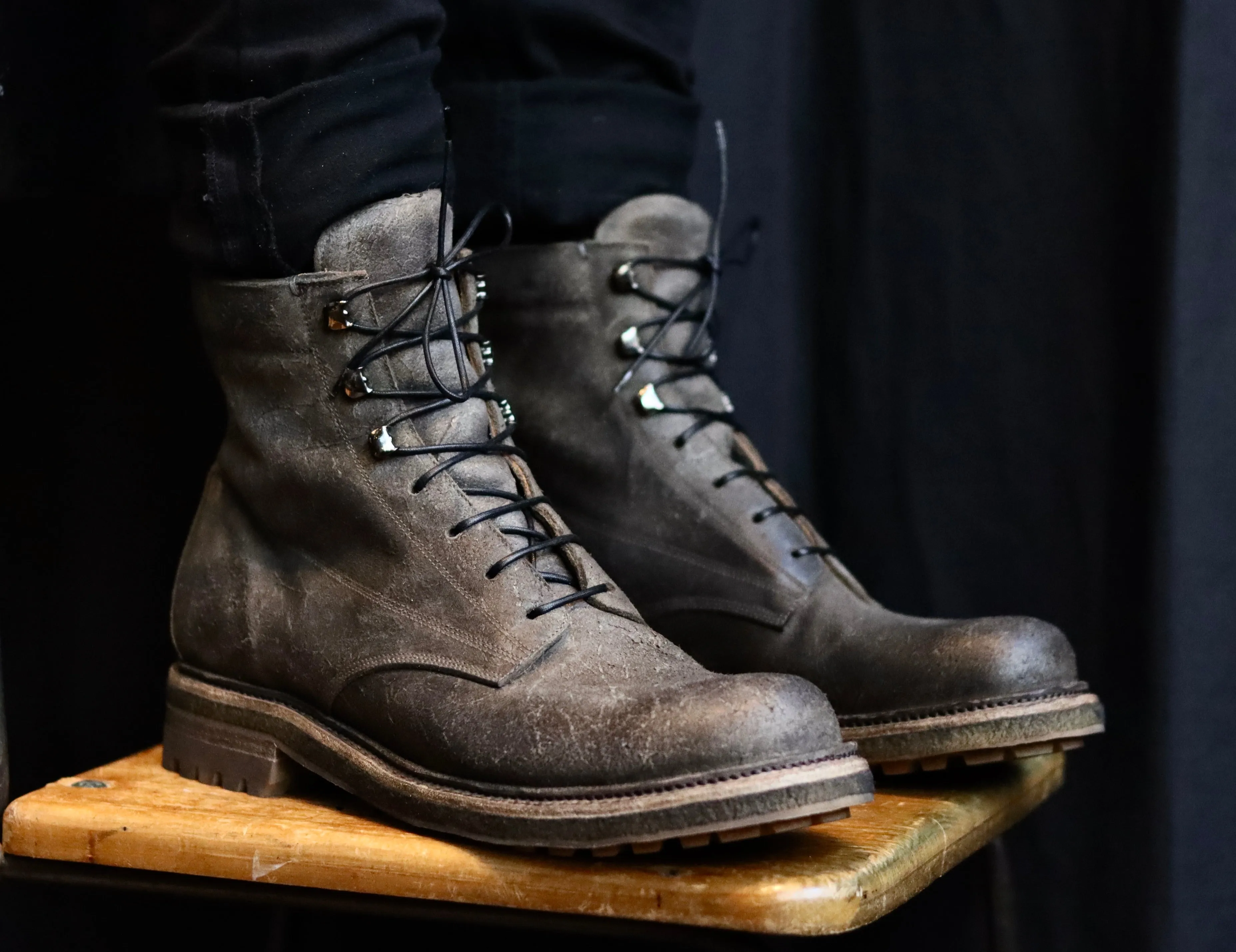 Hiking Boot | grey waxed suede | calf